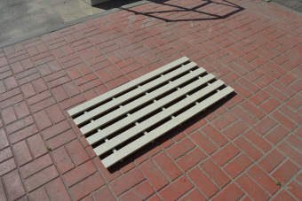 Подставка под ноги из полипропиленовых листов